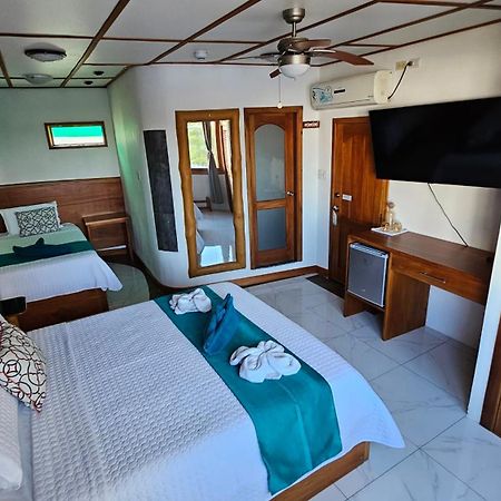 Casa Ocean Pier Bed & Breakfast Puerto Ayora  Ngoại thất bức ảnh