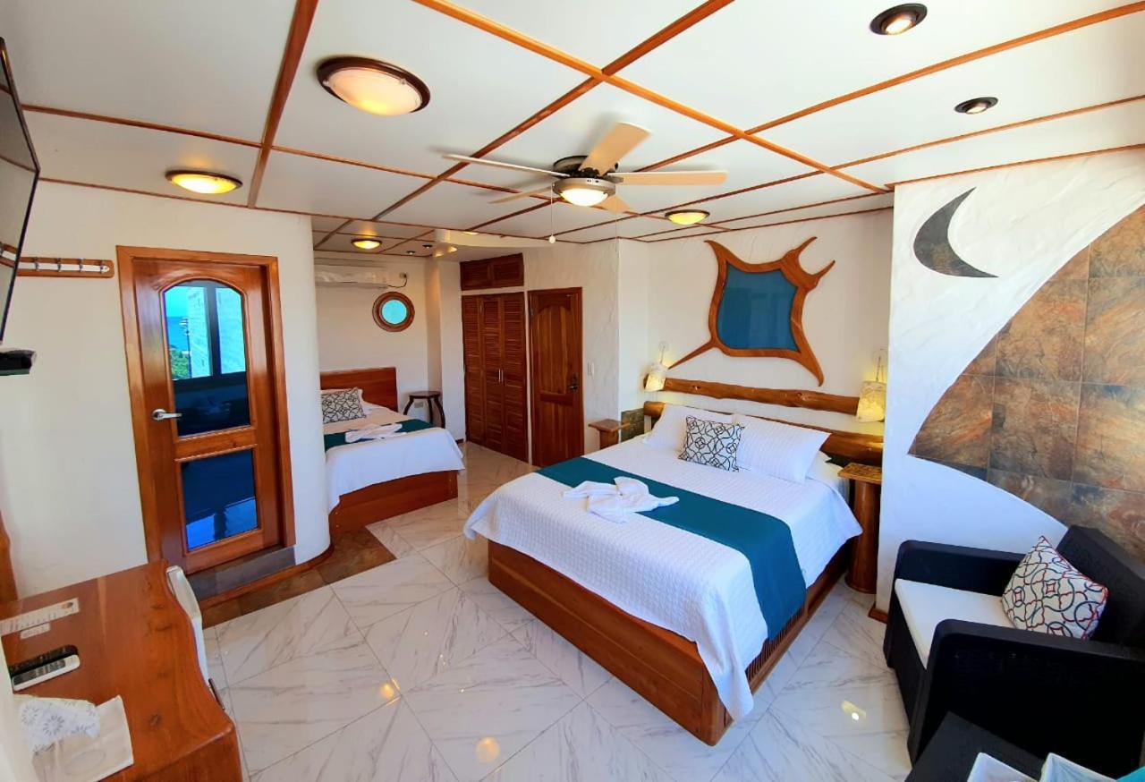 Casa Ocean Pier Bed & Breakfast Puerto Ayora  Ngoại thất bức ảnh