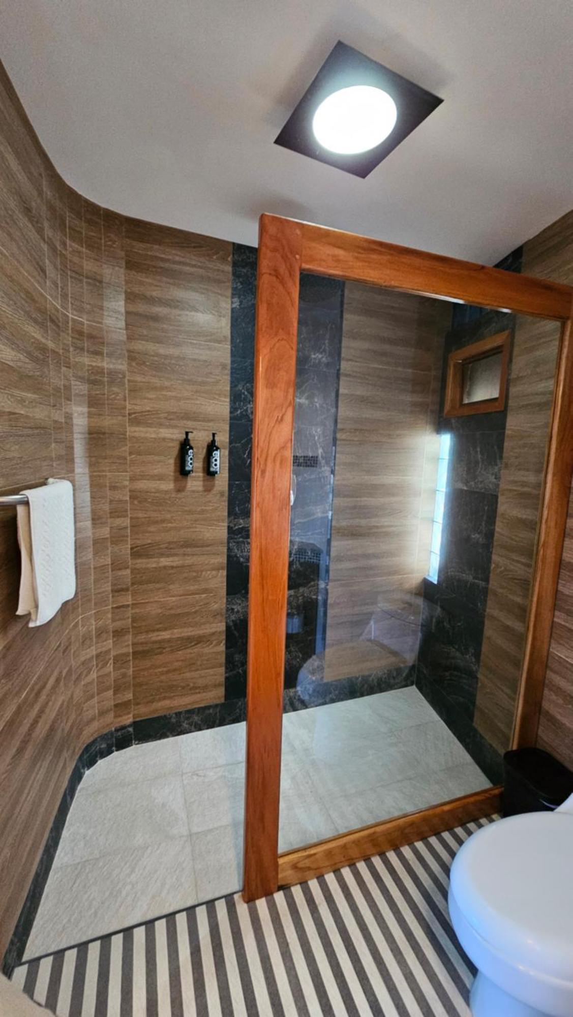 Casa Ocean Pier Bed & Breakfast Puerto Ayora  Ngoại thất bức ảnh